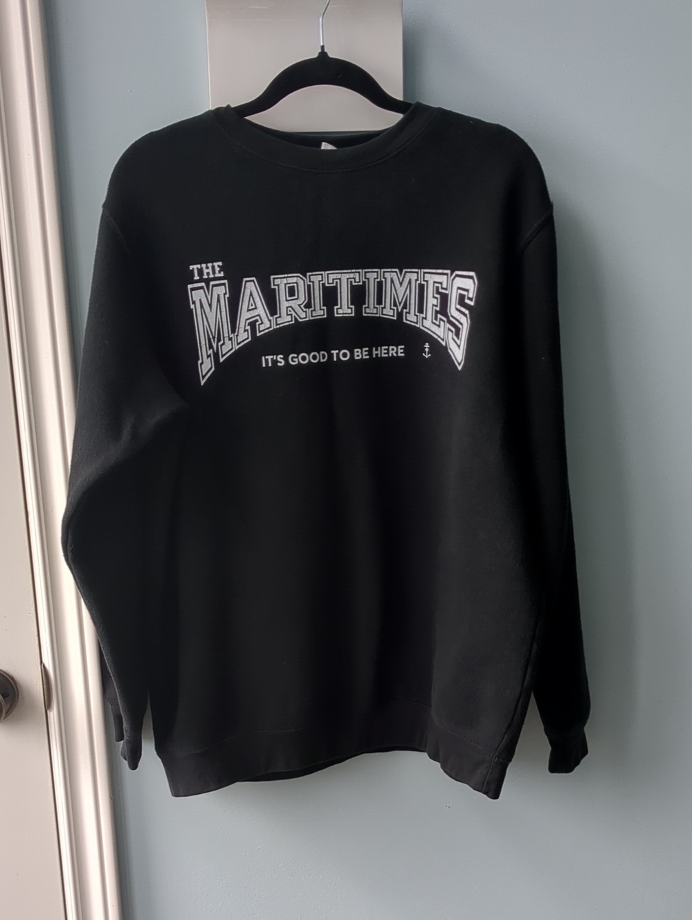 The Maritimes Women's Black Crewneck Sweatshirt